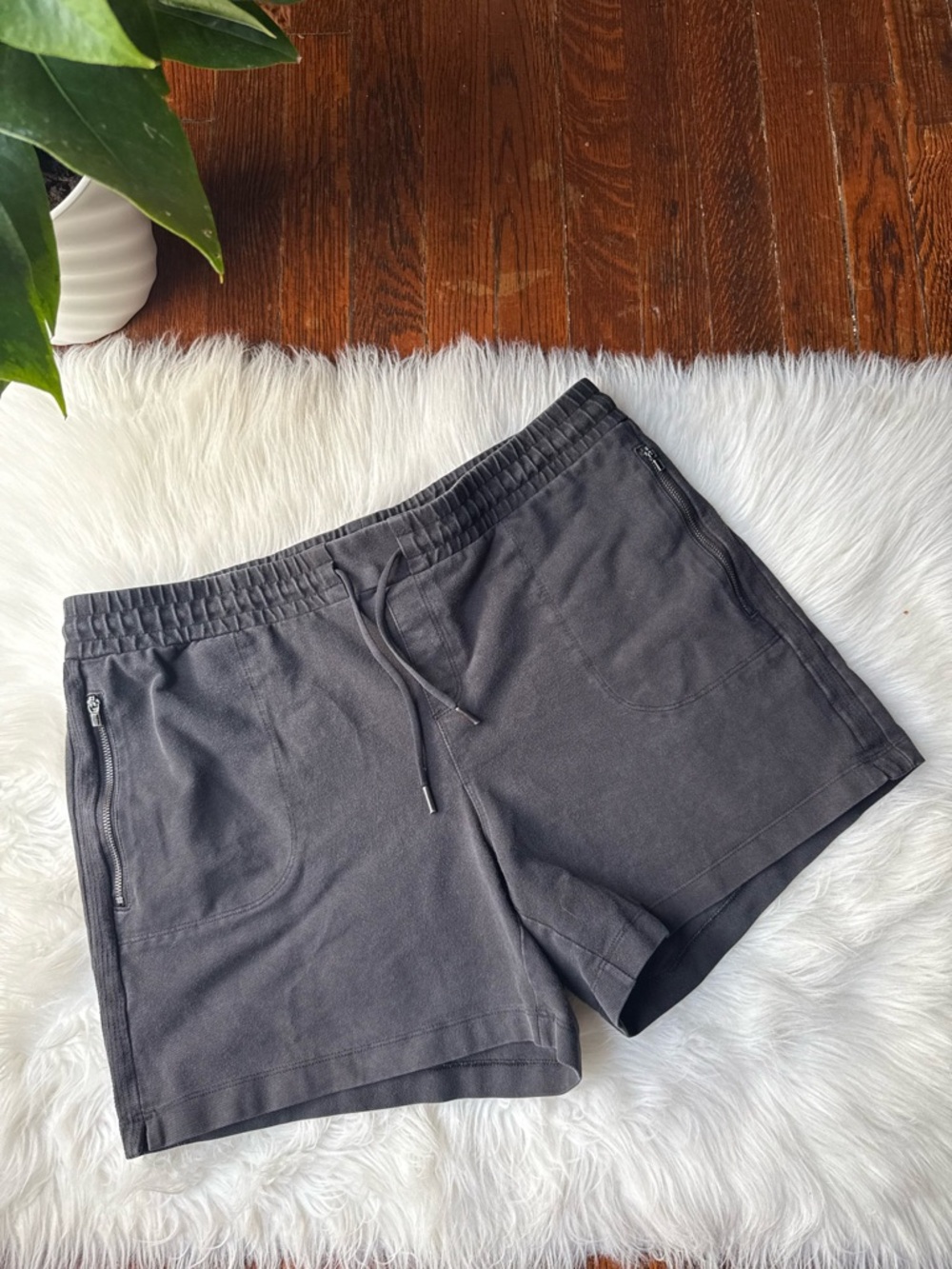 Athletic Works Charcoal Knit Shorts Women's Large Athleisure Zip Pockets